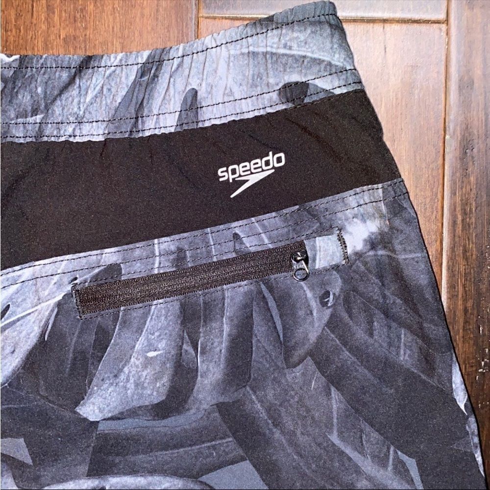 Speedo Men Shorts View 4